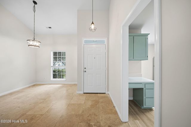 2704 Manor Court, Wilmington, NC 28405