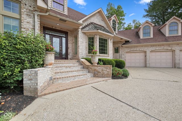 6290 Deerfield Drive, Greenwood, IN 46143