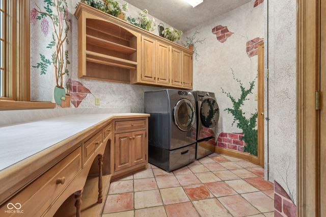 6290 Deerfield Drive, Greenwood, IN 46143
