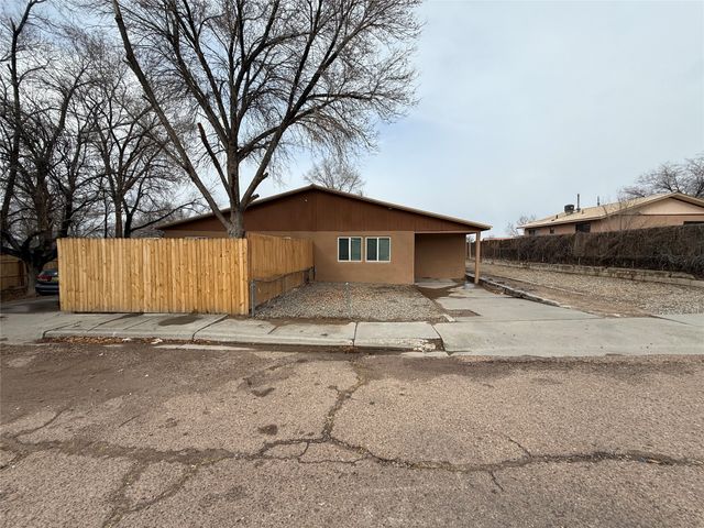 1891 & 1893 Canada Court, Espanola, NM 87532