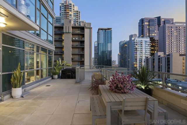 1441 9th Ave 803, San Diego, CA 92101