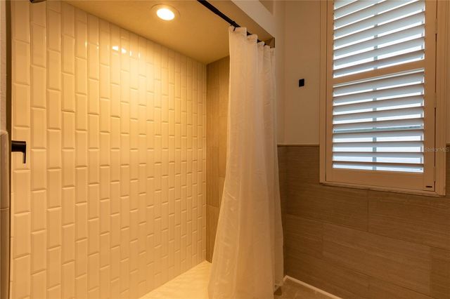 442 TREMINGHAM WAY, Venice, FL 34293