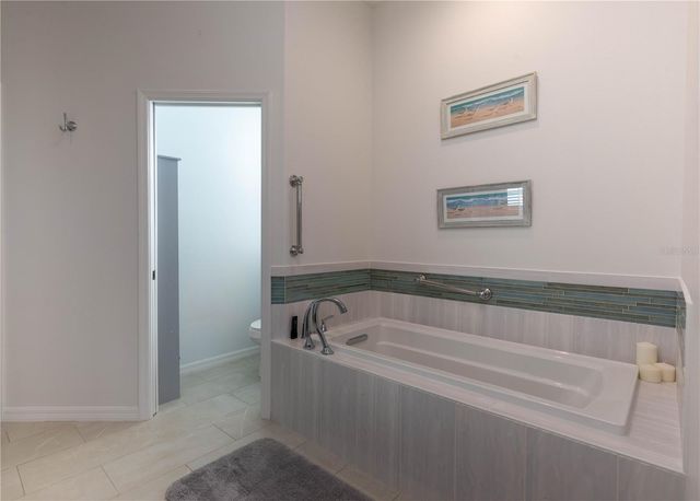 442 TREMINGHAM WAY, Venice, FL 34293