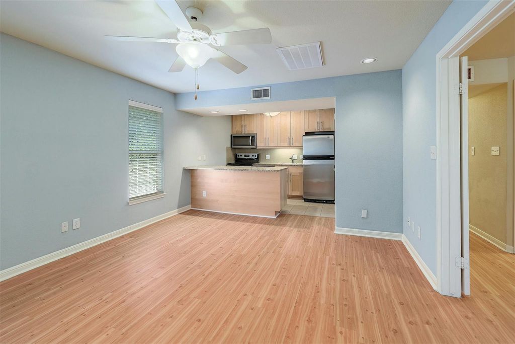 7685 Northcross DR 524, Austin, TX 78757
