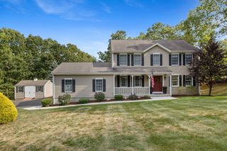 17 Ridgeview Drive, East Hampton, CT 06424