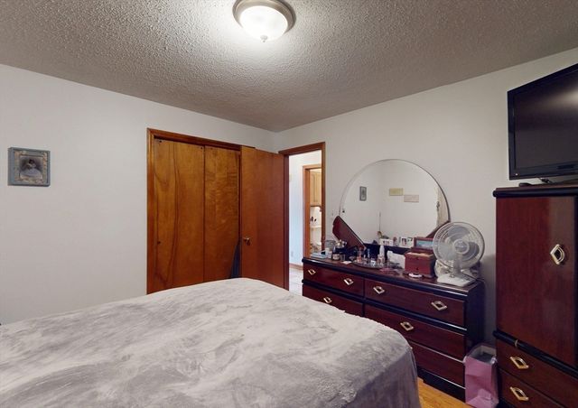 106 Merida St, Springfield, MA 01104