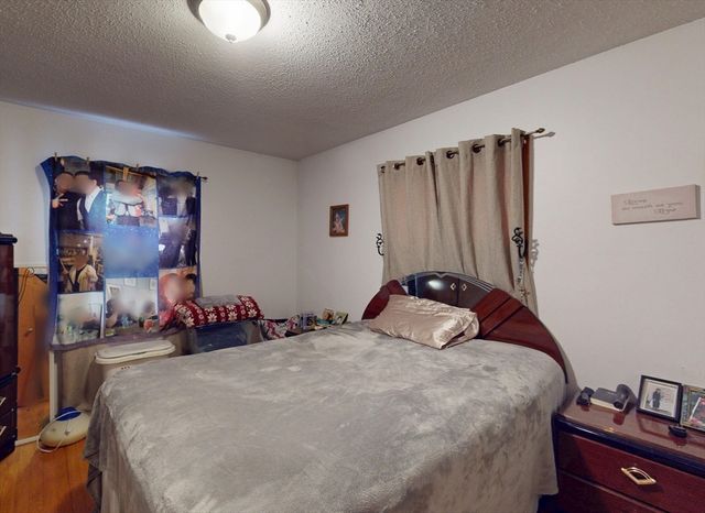 106 Merida St, Springfield, MA 01104