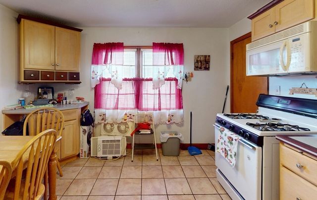 106 Merida St, Springfield, MA 01104