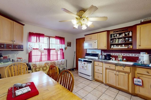 106 Merida St, Springfield, MA 01104