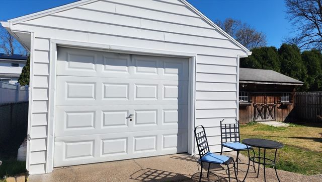 106 Merida St, Springfield, MA 01104