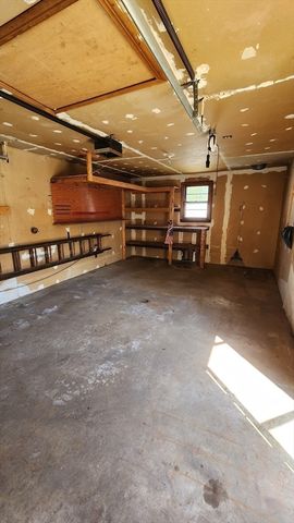106 Merida St, Springfield, MA 01104