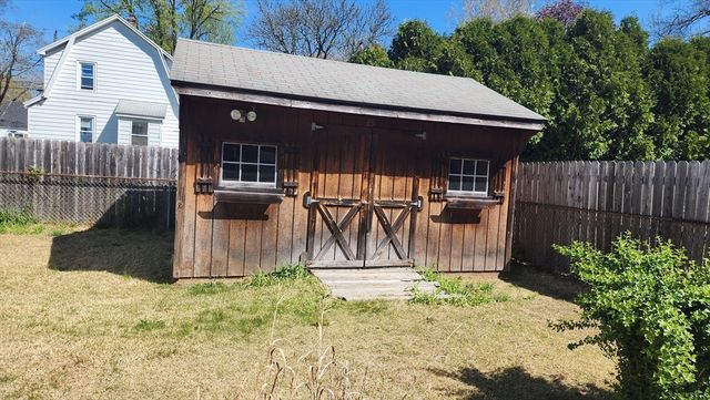 106 Merida St, Springfield, MA 01104