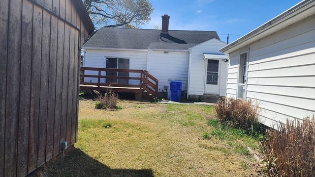 106 Merida St, Springfield, MA 01104