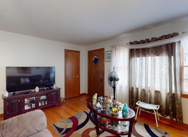 106 Merida St, Springfield, MA 01104