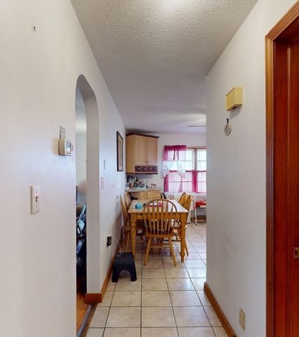 106 Merida St, Springfield, MA 01104
