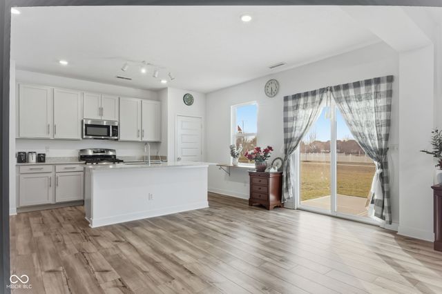 7658 Hillway Drive, Camby, IN 46113