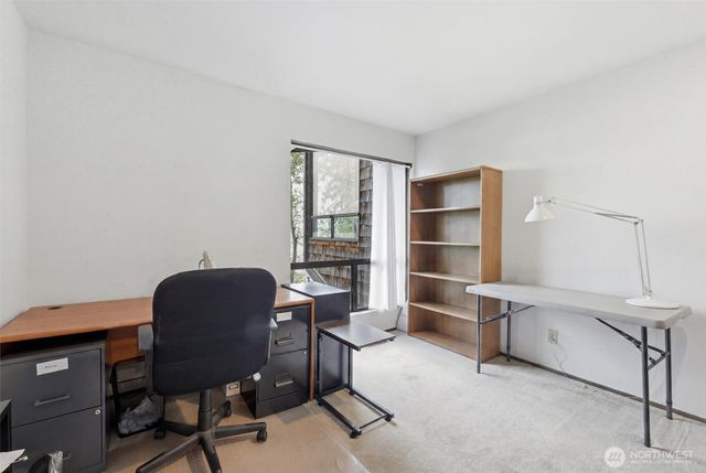 500 W Lake Sammamish Parkway NE, Bellevue, WA 98008