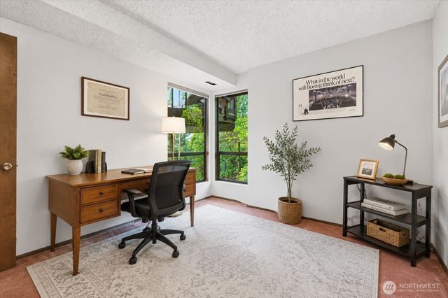 500 W Lake Sammamish Parkway NE, Bellevue, WA 98008