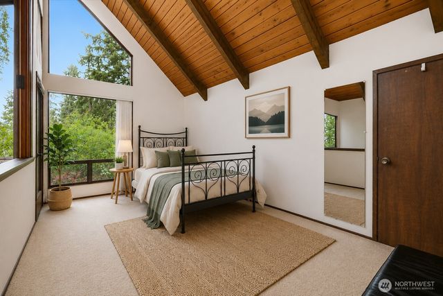 500 W Lake Sammamish Parkway NE, Bellevue, WA 98008