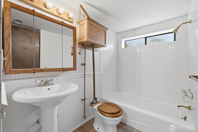 500 W Lake Sammamish Parkway NE, Bellevue, WA 98008