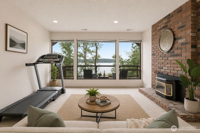 500 W Lake Sammamish Parkway NE, Bellevue, WA 98008