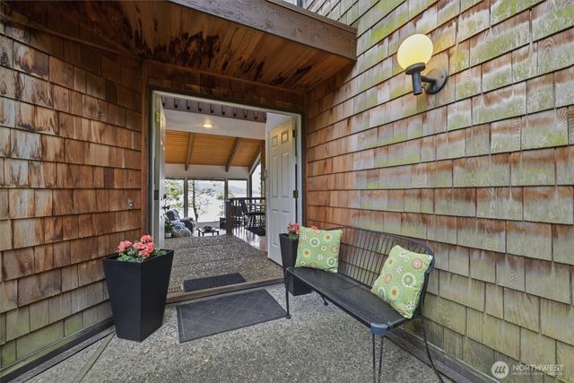 500 W Lake Sammamish Parkway NE, Bellevue, WA 98008