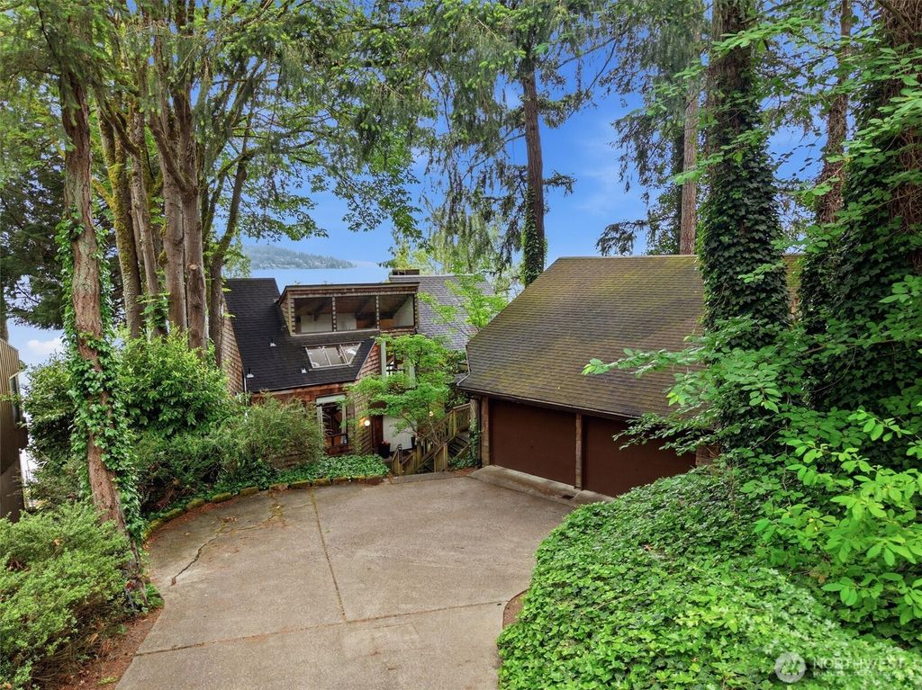 500 W Lake Sammamish Parkway NE, Bellevue, WA 98008