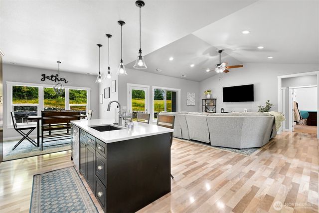 6705 Thomas Creek Drive, Sedro Woolley, WA 98284