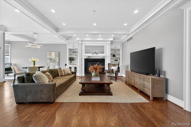 801 W Ann Arbor Trail 301, Plymouth, MI 48170