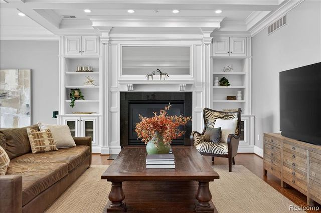 801 W Ann Arbor Trail 301, Plymouth, MI 48170