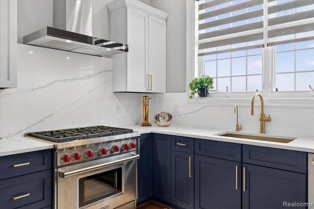 801 W Ann Arbor Trail 301, Plymouth, MI 48170