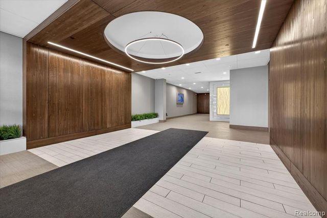 801 W Ann Arbor Trail 301, Plymouth, MI 48170