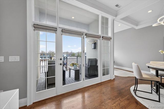 801 W Ann Arbor Trail 301, Plymouth, MI 48170