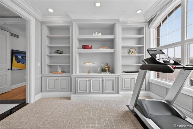 801 W Ann Arbor Trail 301, Plymouth, MI 48170