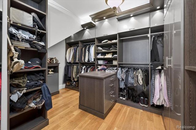 801 W Ann Arbor Trail 301, Plymouth, MI 48170