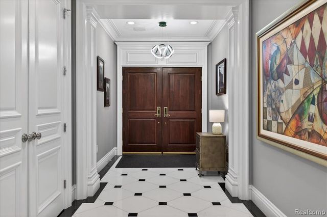 801 W Ann Arbor Trail 301, Plymouth, MI 48170