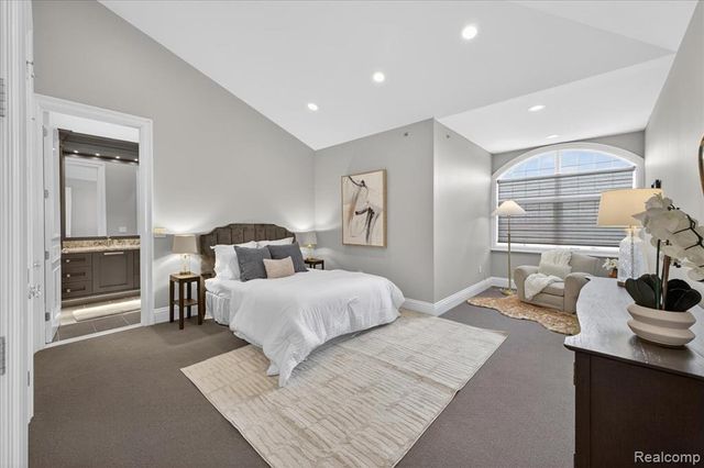 801 W Ann Arbor Trail 301, Plymouth, MI 48170