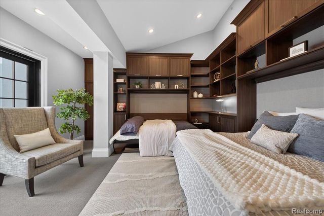 801 W Ann Arbor Trail 301, Plymouth, MI 48170