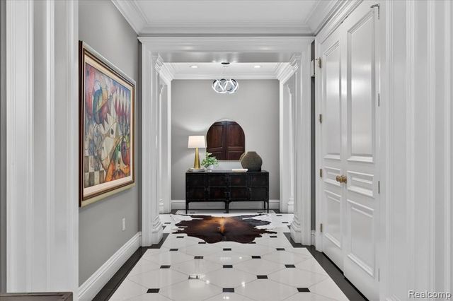 801 W Ann Arbor Trail 301, Plymouth, MI 48170