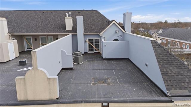 801 W Ann Arbor Trail 301, Plymouth, MI 48170