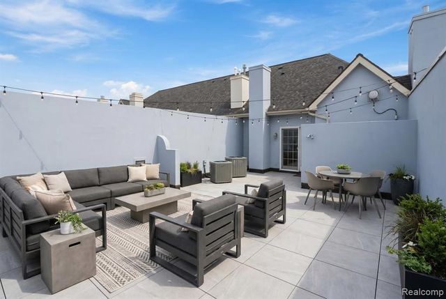 801 W Ann Arbor Trail 301, Plymouth, MI 48170