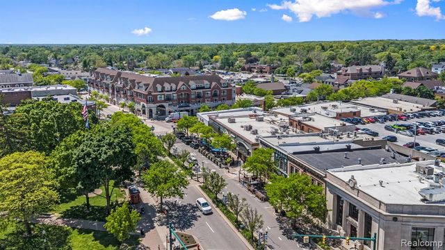 801 W Ann Arbor Trail 301, Plymouth, MI 48170