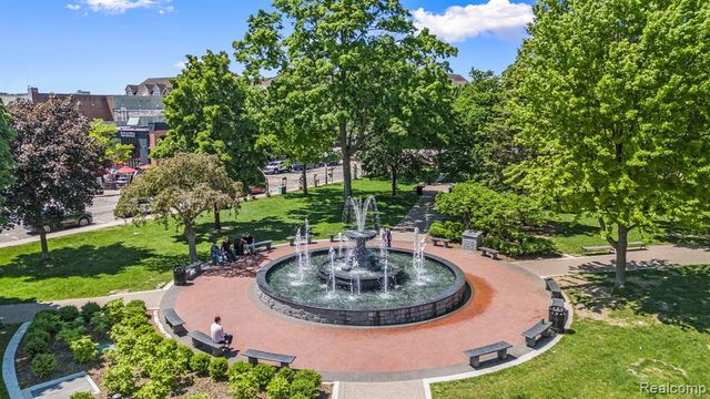 801 W Ann Arbor Trail 301, Plymouth, MI 48170