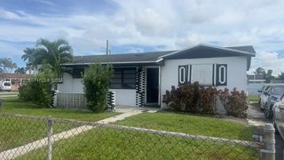 2760 NW 212th Ter, Miami Gardens, FL 33056