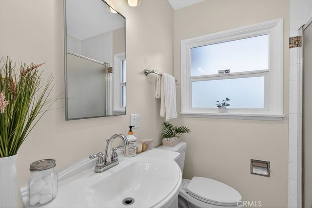 2332 S Highland Avenue, Los Angeles, CA 90016