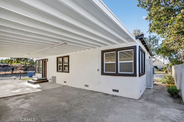 2332 S Highland Avenue, Los Angeles, CA 90016