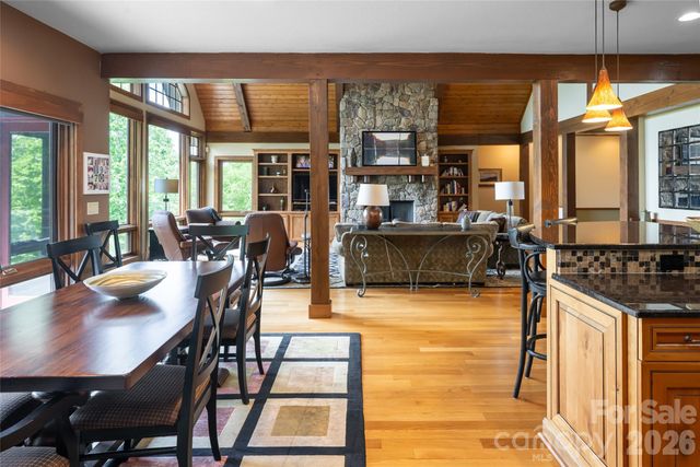 211 Boulder Ridge Drive, Hendersonville, NC 28792
