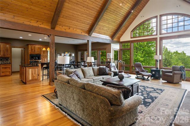 211 Boulder Ridge Drive, Hendersonville, NC 28792