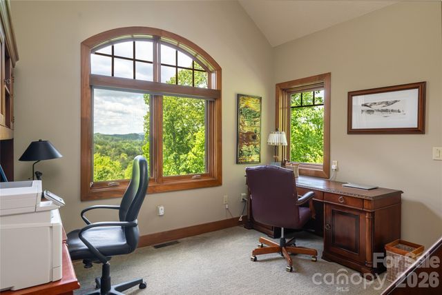 211 Boulder Ridge Drive, Hendersonville, NC 28792