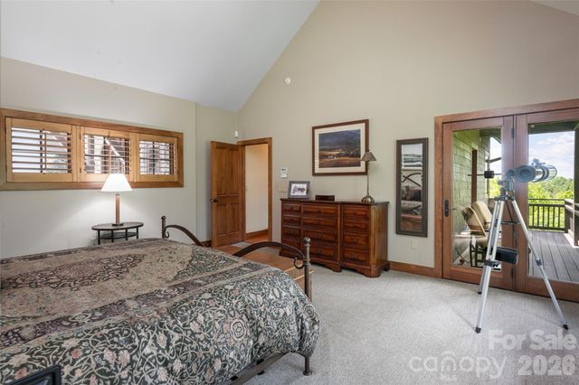 211 Boulder Ridge Drive, Hendersonville, NC 28792
